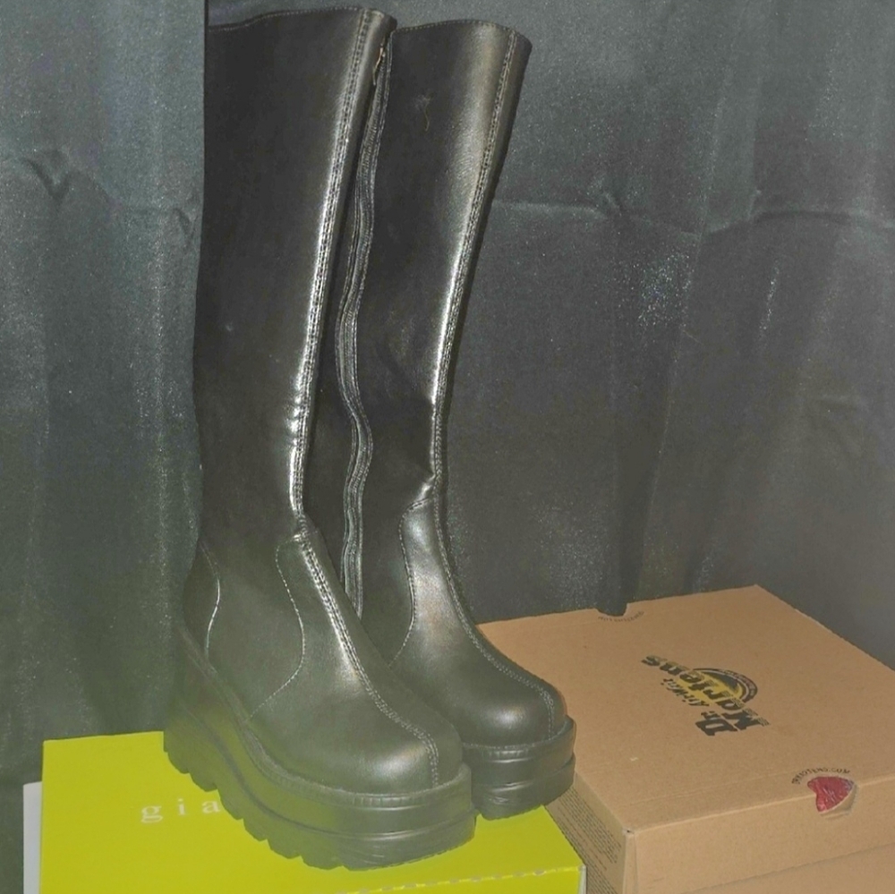Size 36 NWT Black Knee High GOTH Girl PLEATHER Boots